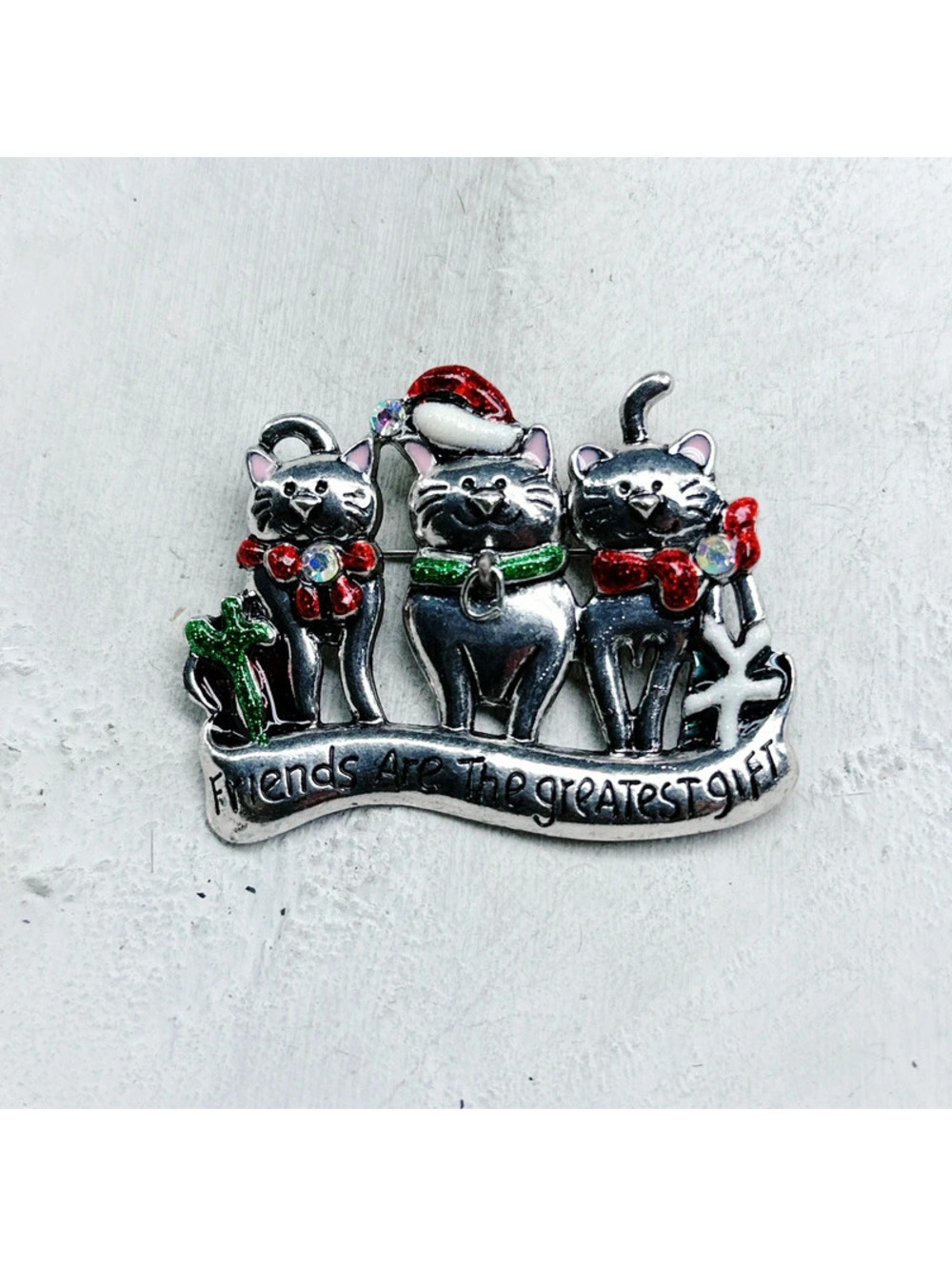 1335mc. Silvertone Cat Christmas Brooch